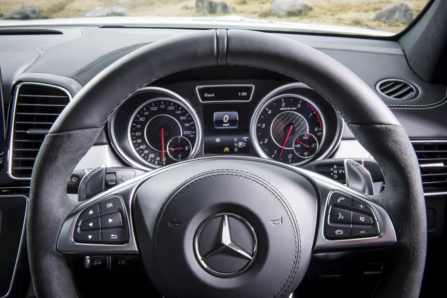  Mercedes-AMG GLS63 4Matic 2016 года  (UK) (фото 16 из 24)